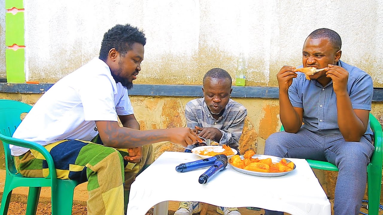 Mbega icyakura wee!!!/Inkoko ikoze kuri NZOVU na MANASE