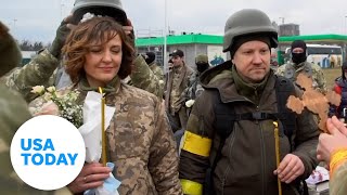 Ukrainian military couple reunites, marries while fighting invasion | USA TODAY