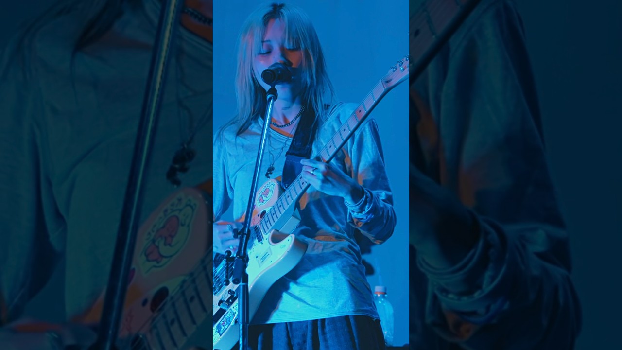 Chilli Beans. -「just try it」(Chilli Beans. "good days tour")
