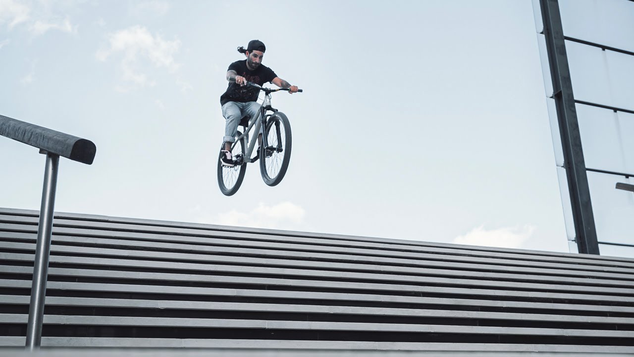 מצלמים קפיצות על האופני דירט!! עם אורי לידור