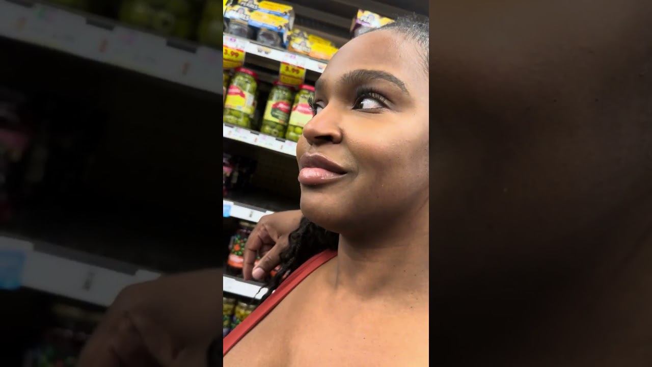 Моя новая девушка вызвала ревность у моего бывшего.