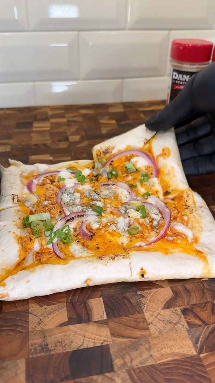 Buffalo chicken tortilla pizza ? #shorts