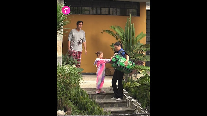 A Heartwarming Exchange Between Delivery Girl and Young Customer #shorts