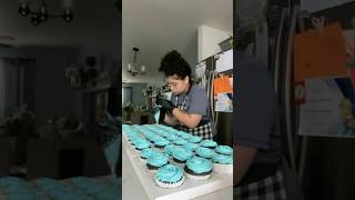 Make a Moana cupcake order with me #disney #moana #cupcakedecorating