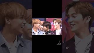 the way haechan put a ribbon on mark 180315 #맠동 #markhyuck #marklee #haechan #nctdream #nct127
