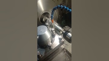 Убираю окалину после люнета. #machine #cnclathemachine #cnc #lathemachine #automobile #lathe #lathec