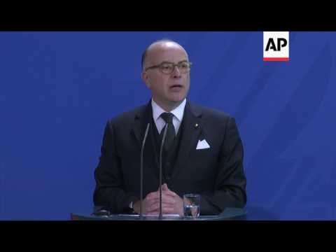 Video: Bernard Cazeneuve - dating Punong Ministro ng France