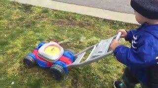 Bubble Toy Lawn Mower | Wiggle Car & Skateboard Kids Race with Fun Toys Review Brothers