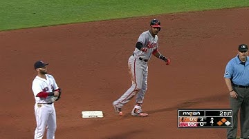 BAL@BOS: Jones lines a double to left to plate Schoop