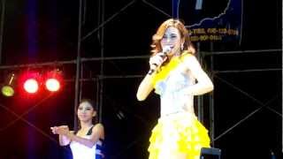 Video thumbnail of "หลิว อาจารียา กระแซะเข้ามาซิ"