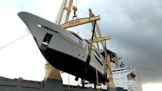 United Yacht Transport - Yacht Transport - Loading Up