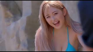 ゆうちゃみ　水着 1