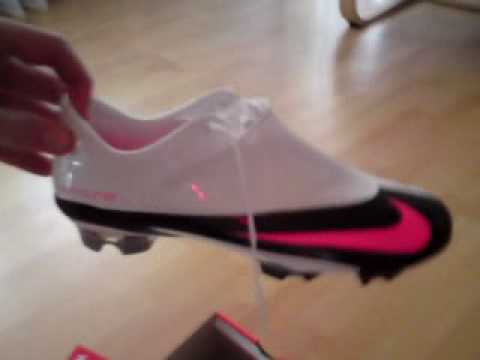 nike mercurial vapor pink and white