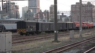 (4K) E318電力機車-R37柴電機車-R129柴電機車通過北新竹車站