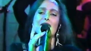 Daniela Romo   DE MI ENAMORATE Vivo 1989 wmv