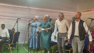 Song Bambisandla Mzalwane