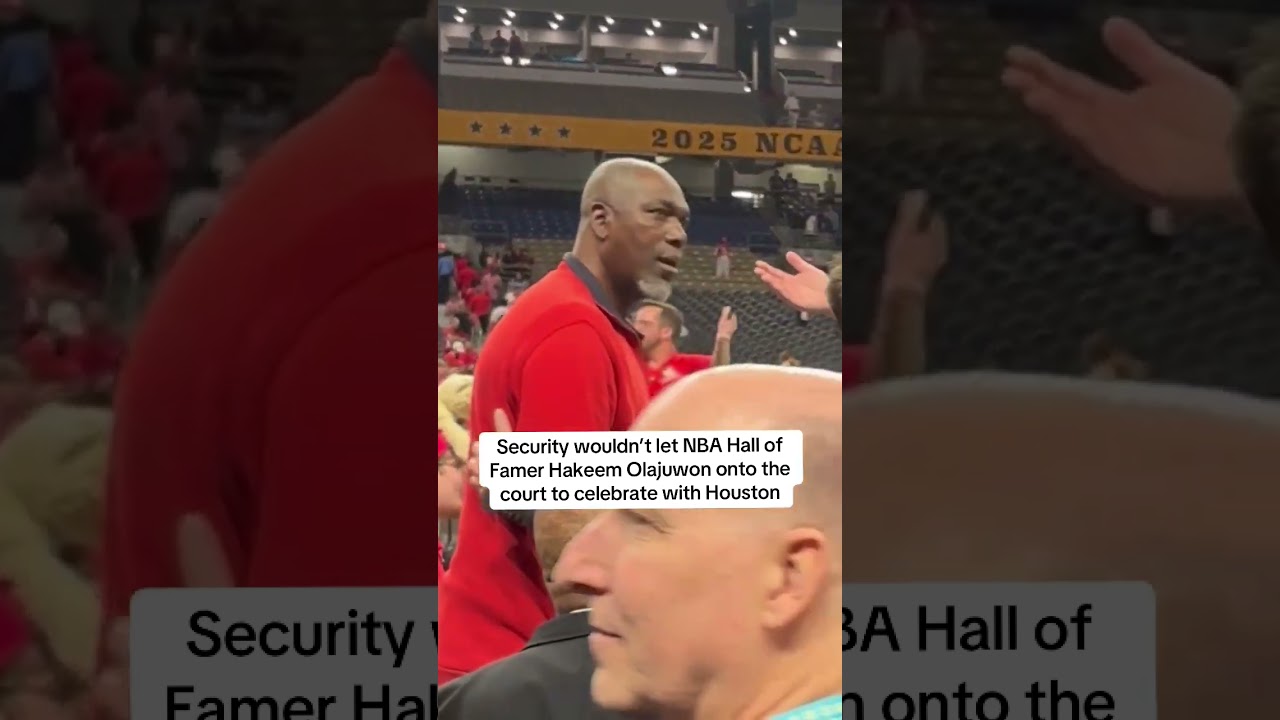 Hakeem Olajuwon gets DENIED by security after Houston's win over Duke 