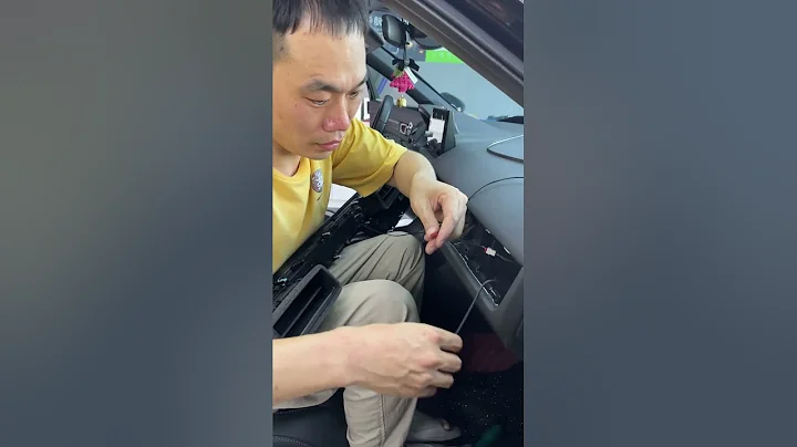 The video of how to install the 11th generation Honda Civic interior ambient lights. Youmeise！！！！