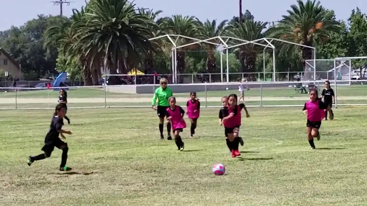 Best 6yr old soccer player CDA Slammers Philomena scores ! G11 G10 G9 U7 U8 Girls Soccer game