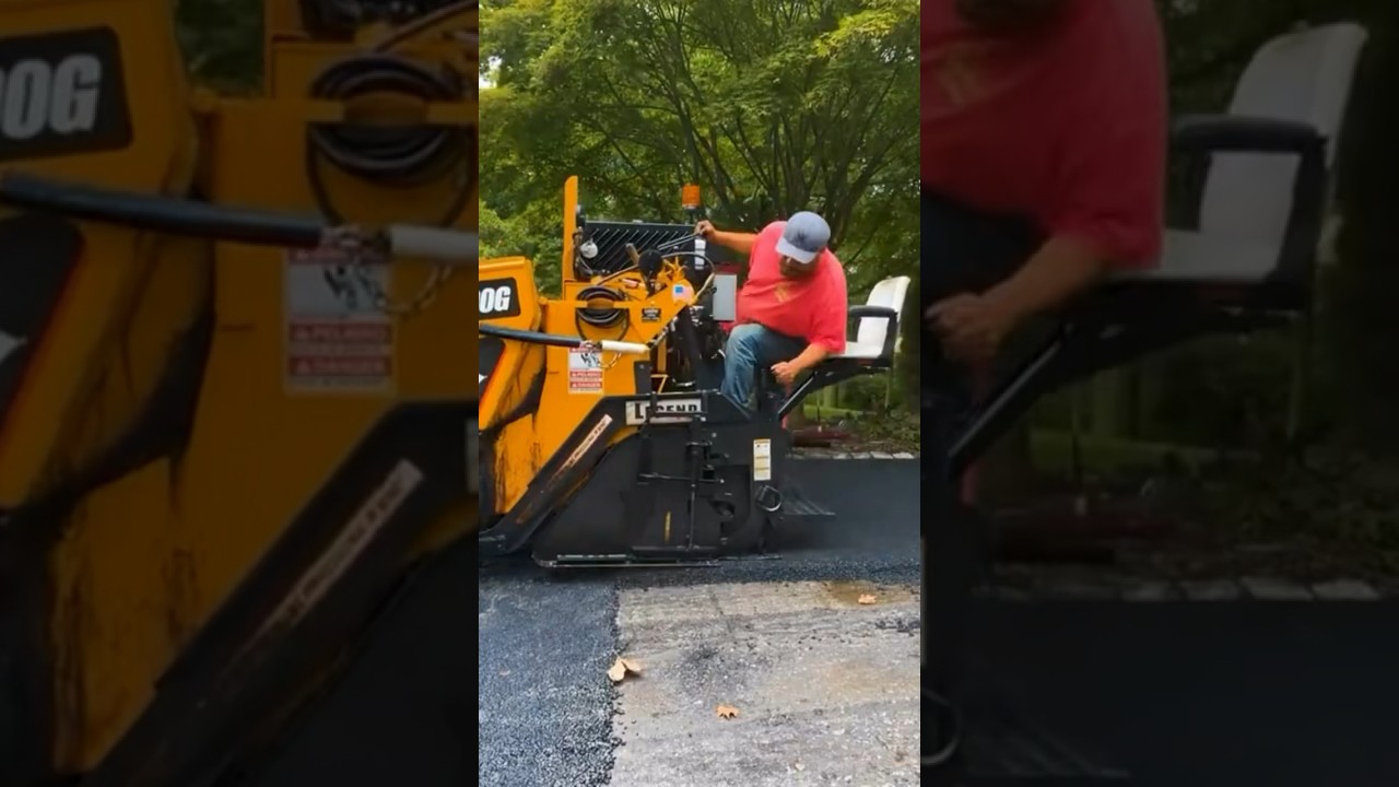 Paving an asphalt driveway😎💪🚧 