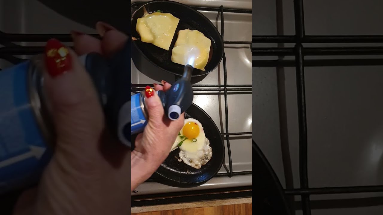 I use gas torch to cook smoky breakfast