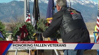 Community gathers to honor veterans graves with wreaths