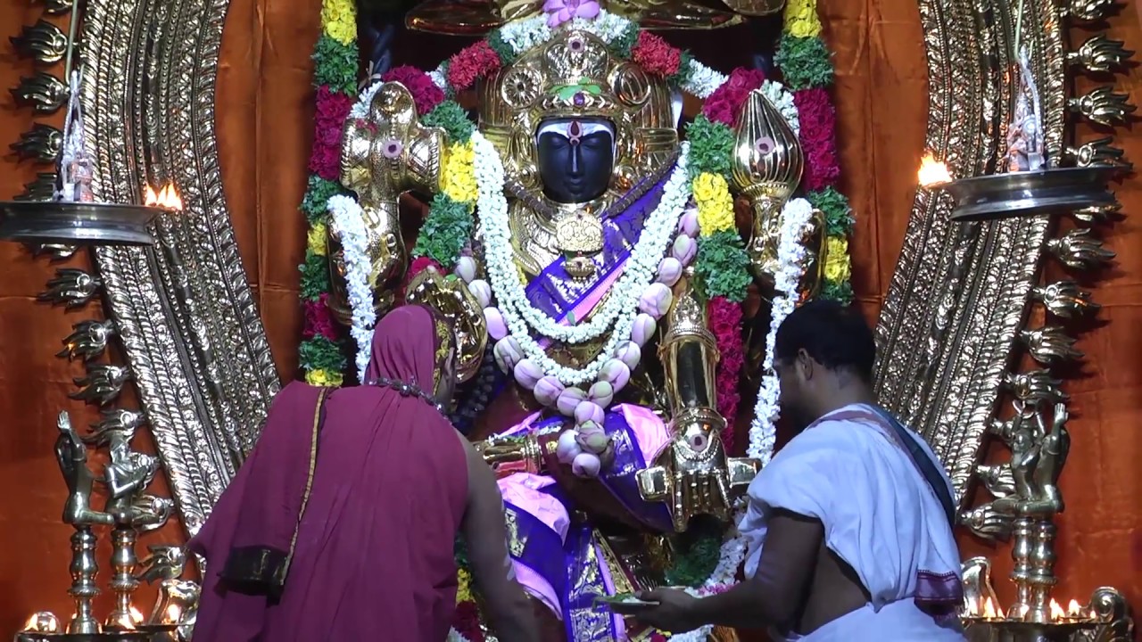 Jagadgurus visit to Vedapuri - 2017 04 Upaya Guru Puja - YouTube