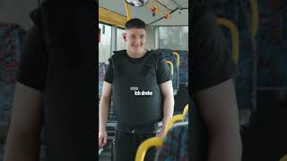 Wie man sich im Bus am besten verteidigt (Für den Ernstfall) #bus #kravmaga #selbstverteidigung