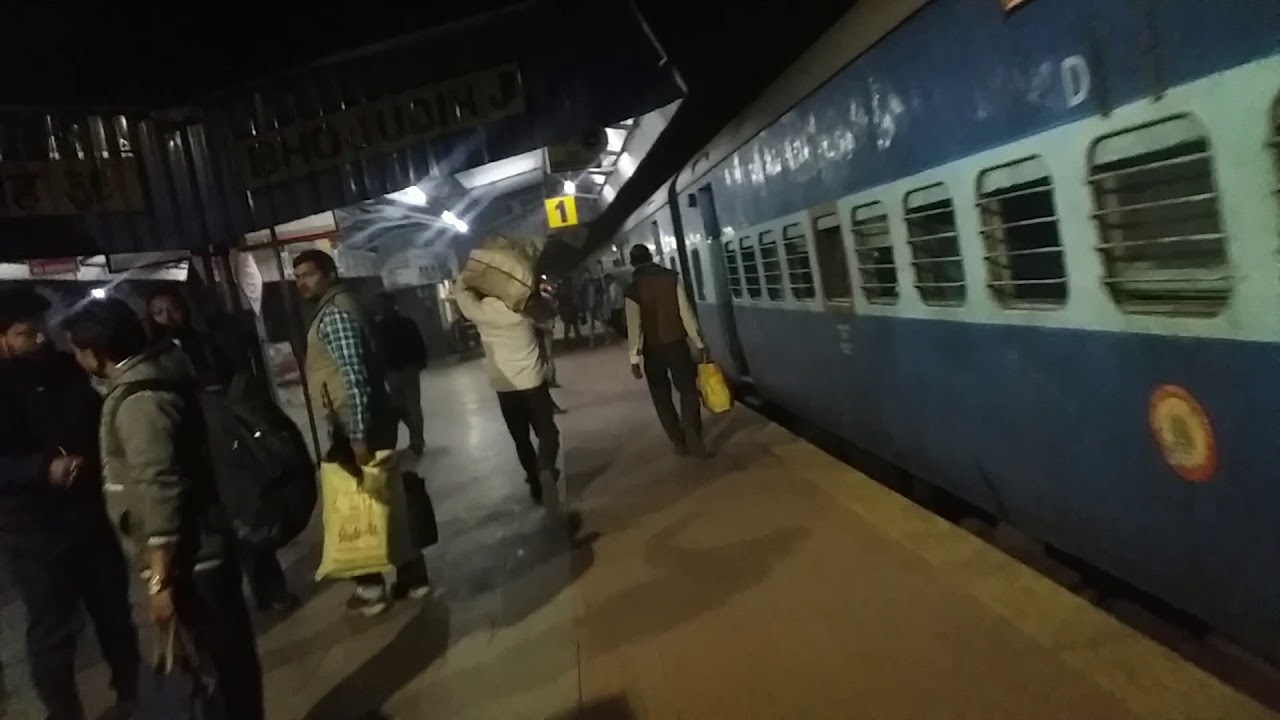 Bhojudih_Railway_station_Crossing_Train_Footage_भोजुडिह रेलवे स्टेशन!!!