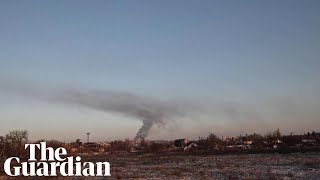 Ukraine: plumes of smoke over Soledar as intense fighting continues