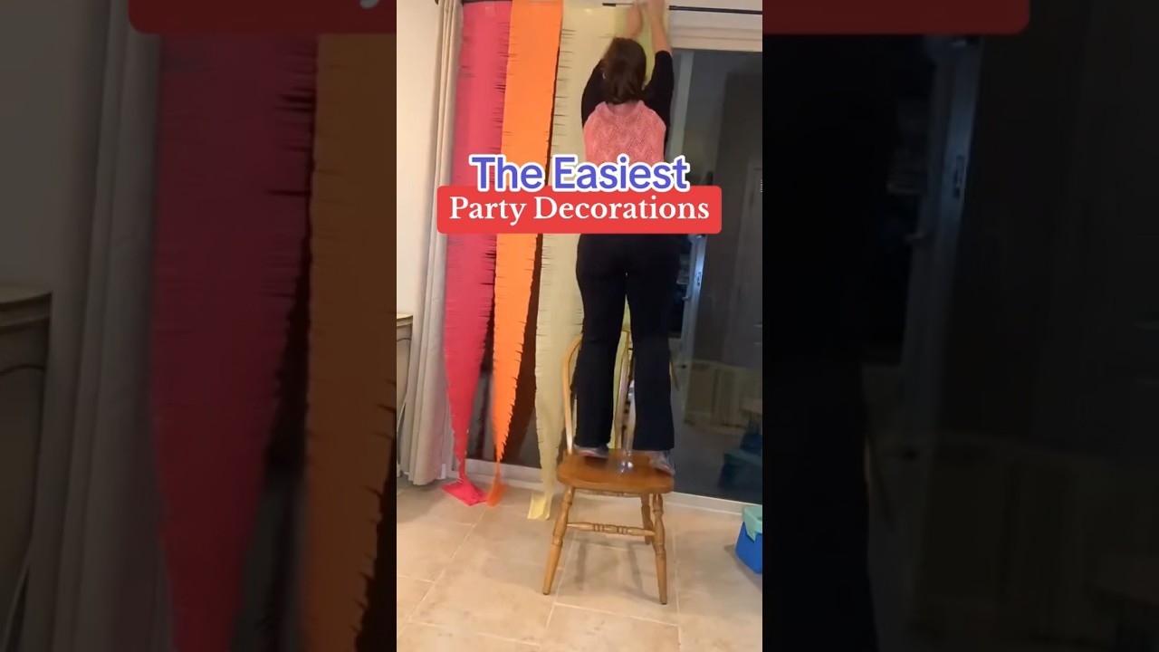 These DIY crepe paper garlands are super easy and affordable party decorations! #partydecor