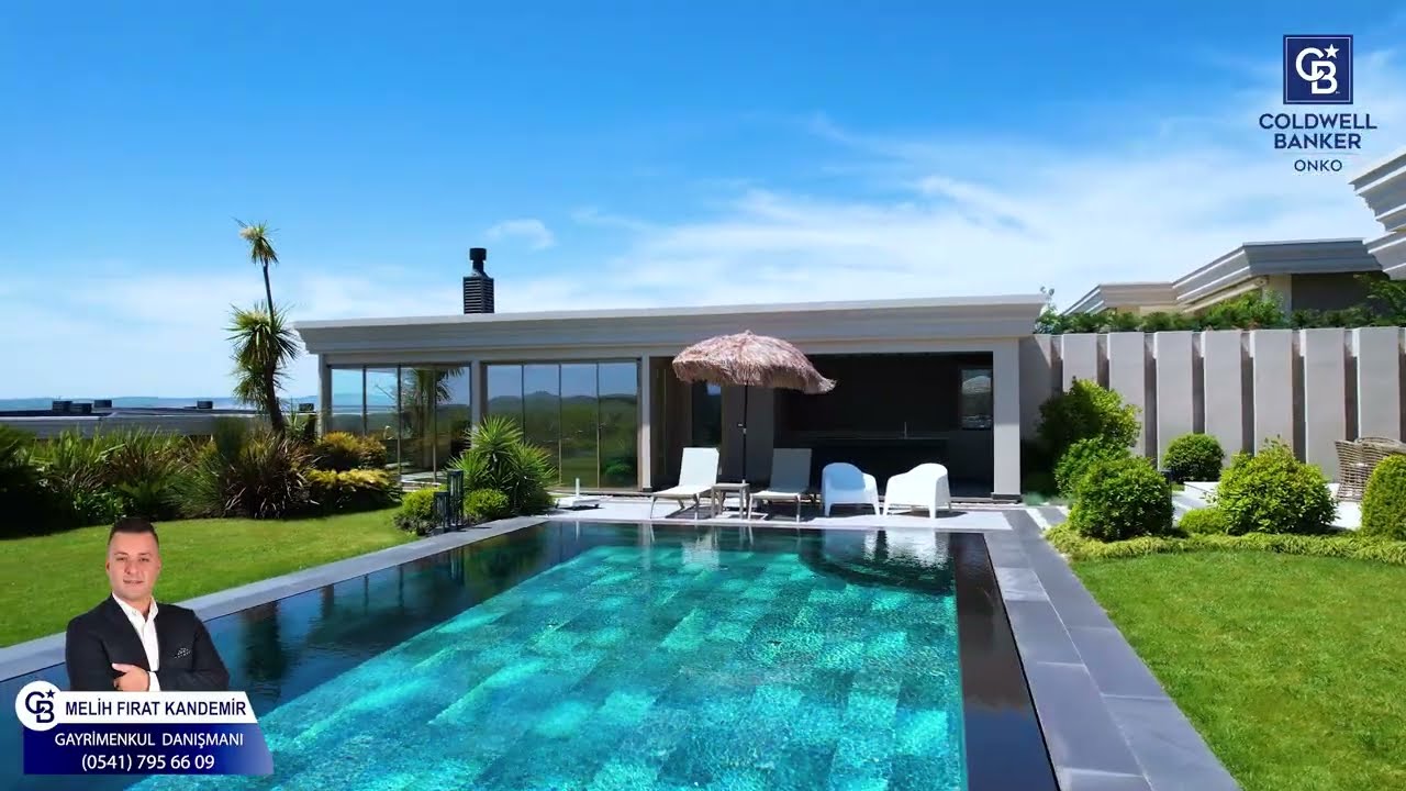 Göl İstanbul' da 6+1 Göl ve Deniz Manzaralı Satılık Villa