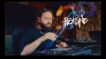 92 CÖLBY - Hötline (MPC 2500, Oberheim, Minimoog)