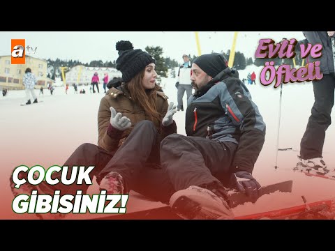 Esra ve Murat'ın kar eğlencesi! - Evli ve Öfkeli Yılbaşı Özel