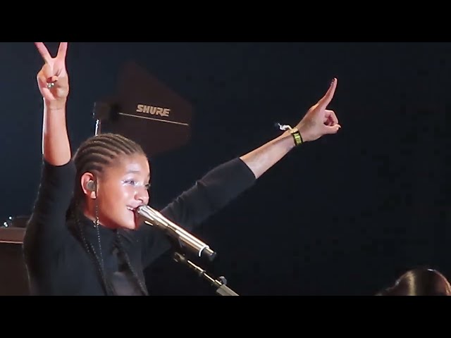 WILLOW - Wait a Minute! (Live in Japan 2023) class=