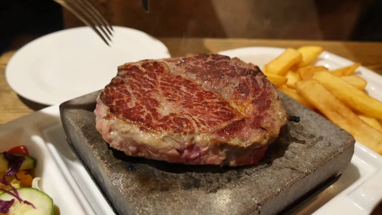 Cook Your Steak On An Ultra Hot 440 C Volcanic Rock Grill YouTube
