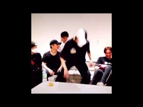 머리에 자석달린 이마크