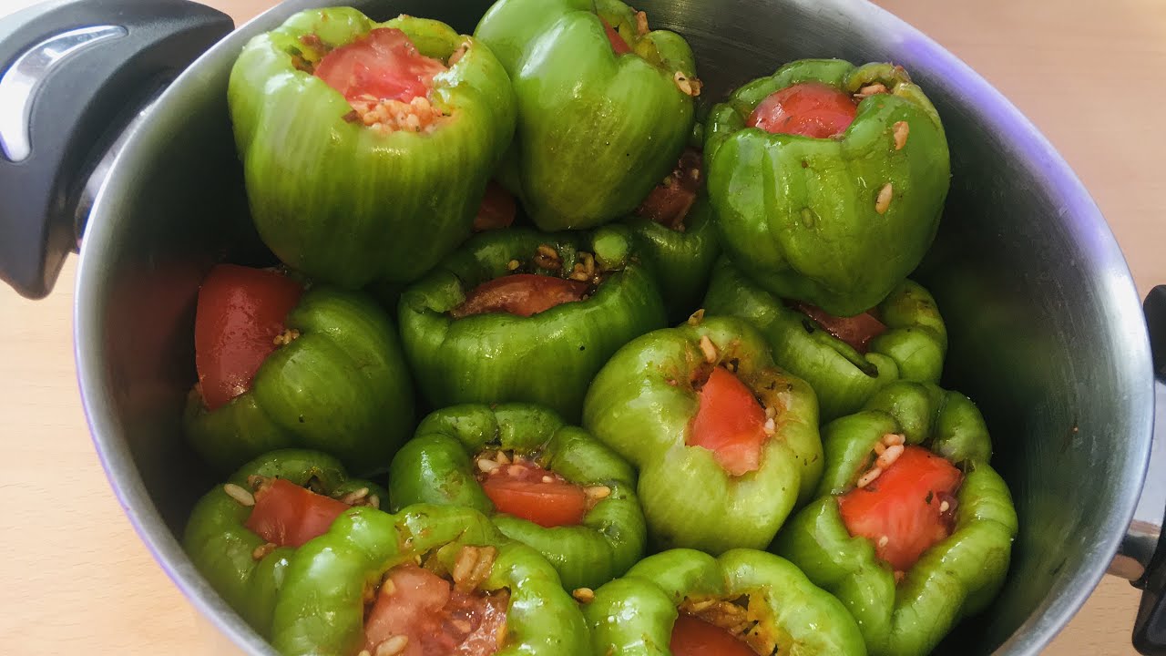 ZEYTİNYAĞLI BİBER DOLMA TARİFİ 💚🌱 - YouTube