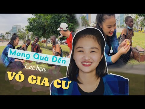 Video Cô Gái Châu Phi | Mang quà đến cho các bạn Vô Gia Cư |... - youtube