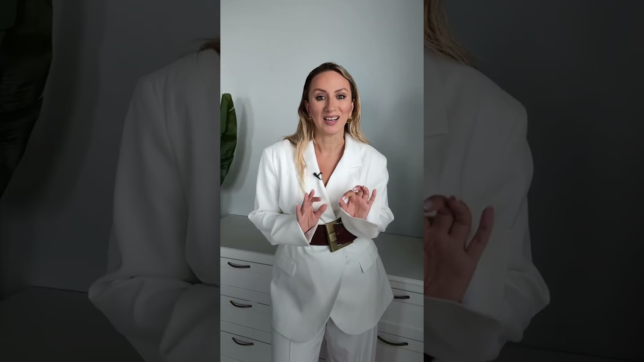 Как выглядеть моложе с помощью одежды!