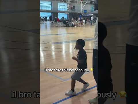Get lil bro a raise … 💰 #basketball #funny #viralvideo
