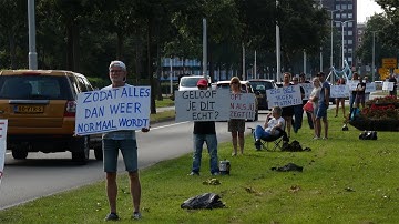 Bordenactie Verbinding voor Vrijheid - Hellevoetsluis - 18 september 2021 (Lange versie)