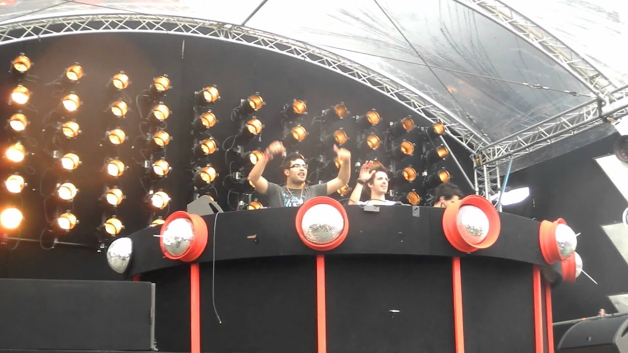 Defqon.1 2011 RED Mainstage Bioweapon & Toneshifterz - Psychedelic Wasteland