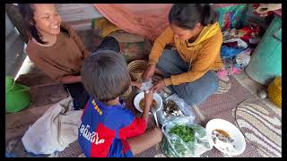 ขอบคุณแม่สมจิตรจากแคนาดาช่วยสมทบทุนสร้างบ้านน้องภูวง วันนี้￼ ซื้อบล็อกมาก่อน 500 ก้อน