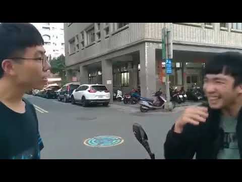 用生命在拍英文報告 / 十次車禍，九次快，一次英文報告