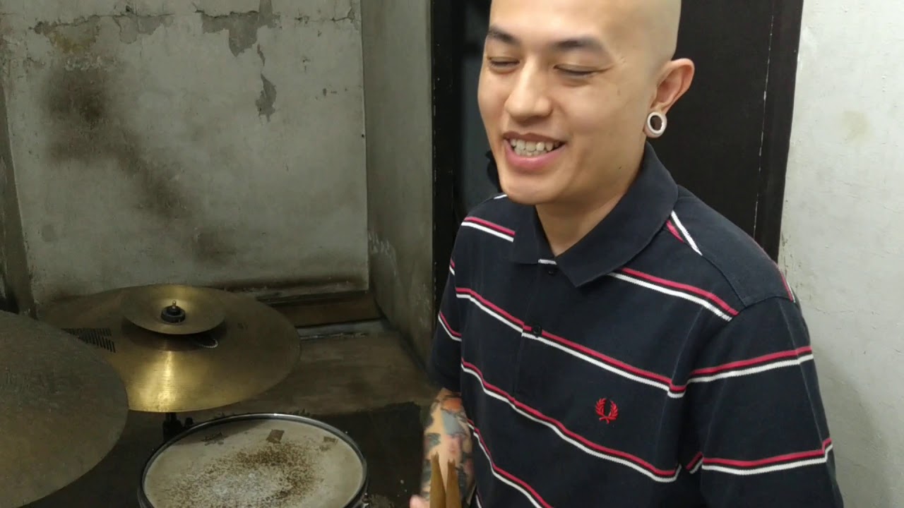 NEVER UNDERESTIMATE A HARDCORE PUNK DRUMMER! [a simple drums solo - a short video]