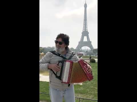 Los Caminos de la Vida en París - Europa 2019 - Celso Piña