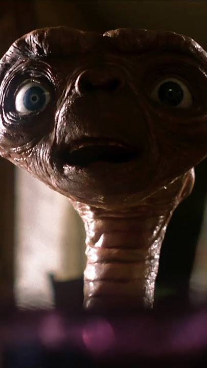 Came for the Reese’s, stayed for the Coors | 🎬 E.T. the Extra-Terrestrial (1982)