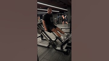 Reverse banded paused hack squat demo + set up