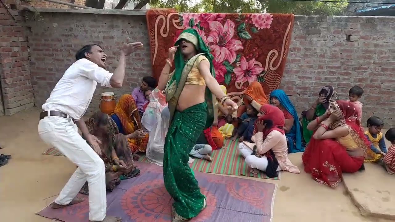 अम्मा ने जेई पढ़ाई कछु सीख ना पाई     सास और बहू का सुपरहिट गाना